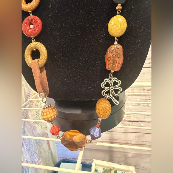 Treska Multicolor Beaded Necklace with Floral Accents - Picture 5 of 7